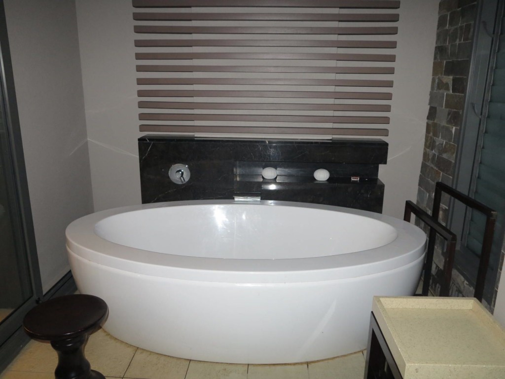 intercontinental fiji review